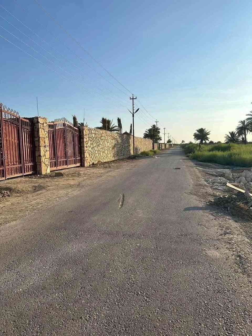 الي حاب يستثمر في مزارع عرب جبور الدورة او يسكن مكان راقي
قطعة1900متر  واجهة 21ونص  مميزة على 
 شارع 12 مع كافة الخدمات ماء كهرباء تبليط
الموقع سدة عرب جبور مجمع الطارق  المزارع والفلل
***********
