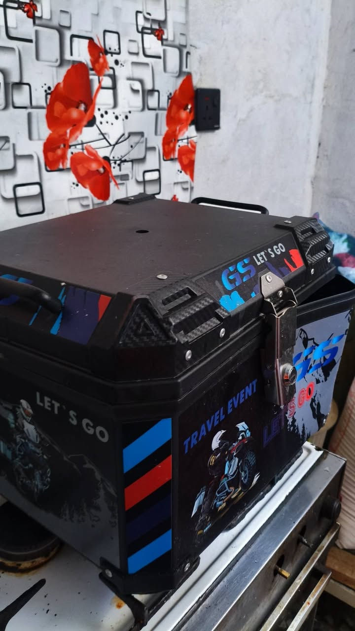 صندوق جي اس الحجم الكبير للبيع بي
بس ضرر قليل ويتعالج السعر 25 وبي مجال  مكاني البلديات 📍 
***********
