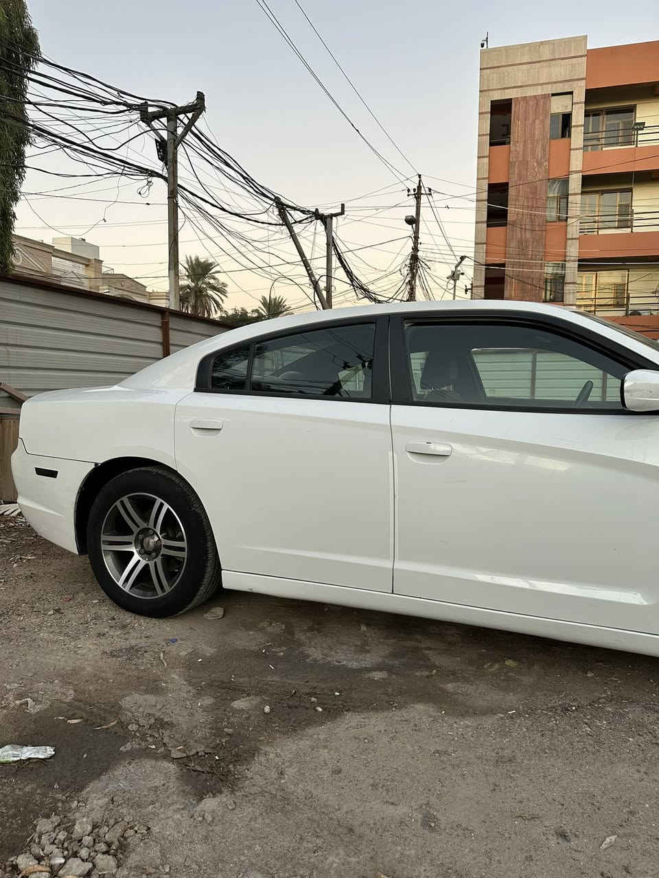 السلام عليكم
السلام عليكم 

جارجر ٢٠١٣ وارد كندي مكينه ٣٦٠٠ V6 

الله شاهد السياره استخدام شخصي 

ابد من الدوام للبيت 

السياره ما بيها اي سرفس 

مكفوله من الضربه 

ما عدى الباب الخلفي مبدل من الشركه اصلي 

وبيها نكده مالت خياس ب الجاملغ الخلفي وتم تصليحه (صور اللنكده موجوده قبل السمكره) 

غيره ماكو بعد اي خياس

سياره ما تعرف شي اسمه حماوه 

تشغيل عن بعد 

كامره جبيره

كير طياره 

السياره ماشيه ١٤٢ ميل حقيقي 

السعر ١٧٠ وبيها مجال بسيط 

*********** 

متوفر واتساب

السياره متواجده

 في بغداد 

وميسان
