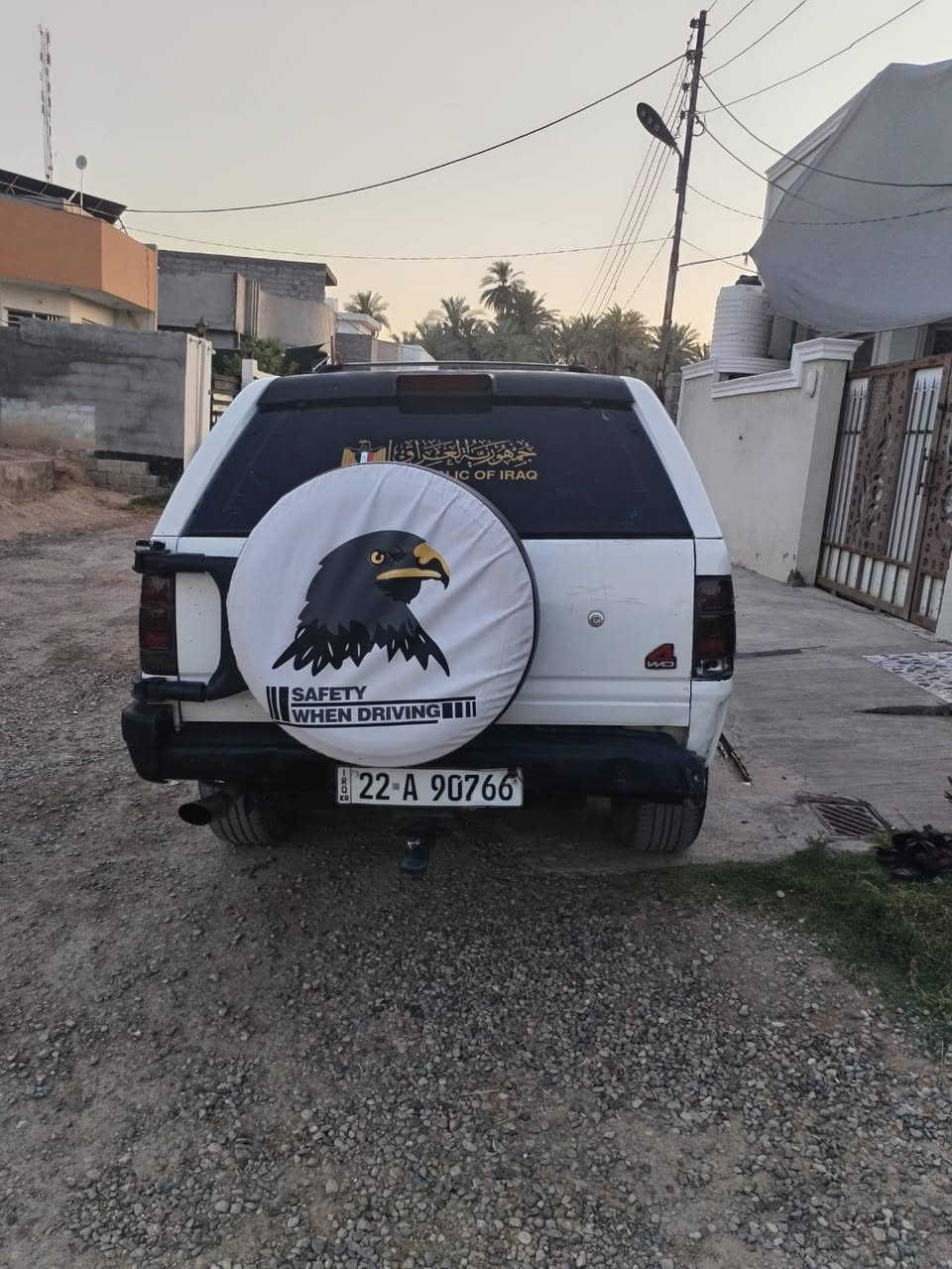السلام عليكم للبيع فقط ازوزة موديل 97 لون ابيض رقم اربيل سنوية جدية تريد وكالة او تحويل اني حاضر السيارة جديدة مكينة بطة 3000 كير ومكينة كفالة عامة صدر امامي وخلفي جديد سيارة مصبوغة عام لجمالية بدون حادث سعر سيارة 73 ورقة وبيها مجال بصيط مكان السيارة ديالى بعقوبة تقاطع السادة للاستفسار الاتصال ع الرقم ( ***********)
