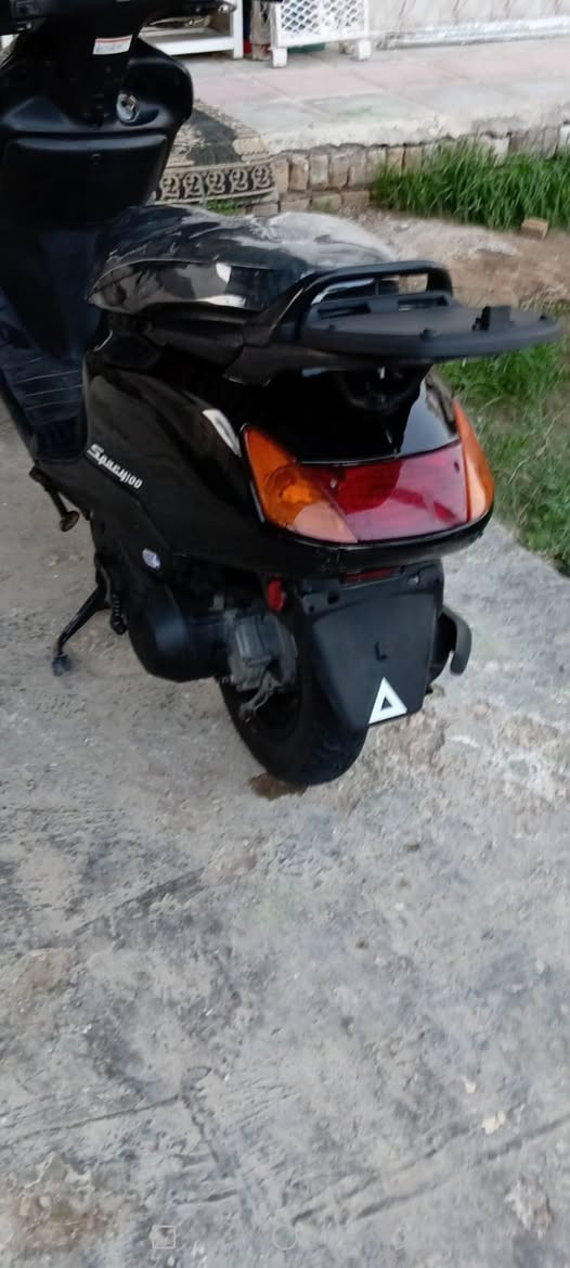 السلام عليكم اسبيسي ياباني لبيع دراجه. المحرك صوته. ناعم. الاكسل اصلي الكيلومتر اصلي. الصالنصه اصليه مفتوحه. راينر مره وحده استفسار اتصال ***********
