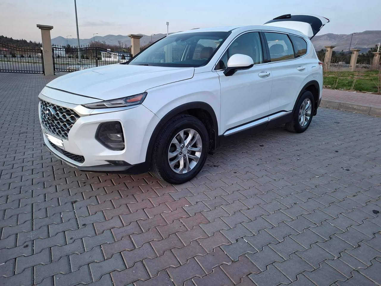 هوندا سنتافي امریکي 2020
سلندر ٤
بصمە
بصمە علی الابواب الامامیة
اتو هولد
اتو ستوب
اتو ترافیک 
تحدید سرعة
رادار
کشن هیتر و کهربائي
تحکمات علی السکان
۷٤۰۰۰ کیلومتر

اکو حادث الخفیف بدون داخل و تقریبا بدون صبغ (انظر الی سونر)
ایرباک سیستم بعد حادث
السنویة الجدید حتی شهر ۱۰   ۲۰۲۷
ماکو اي المشکلة.
مکان السلیمانية

۱٨۳ بها مجال

***********
