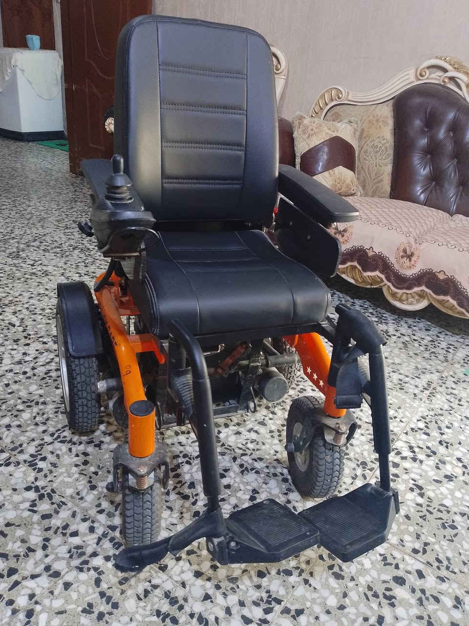 عربانة للبيع على شحن جديدة تواصل على هذا رقم ***********
