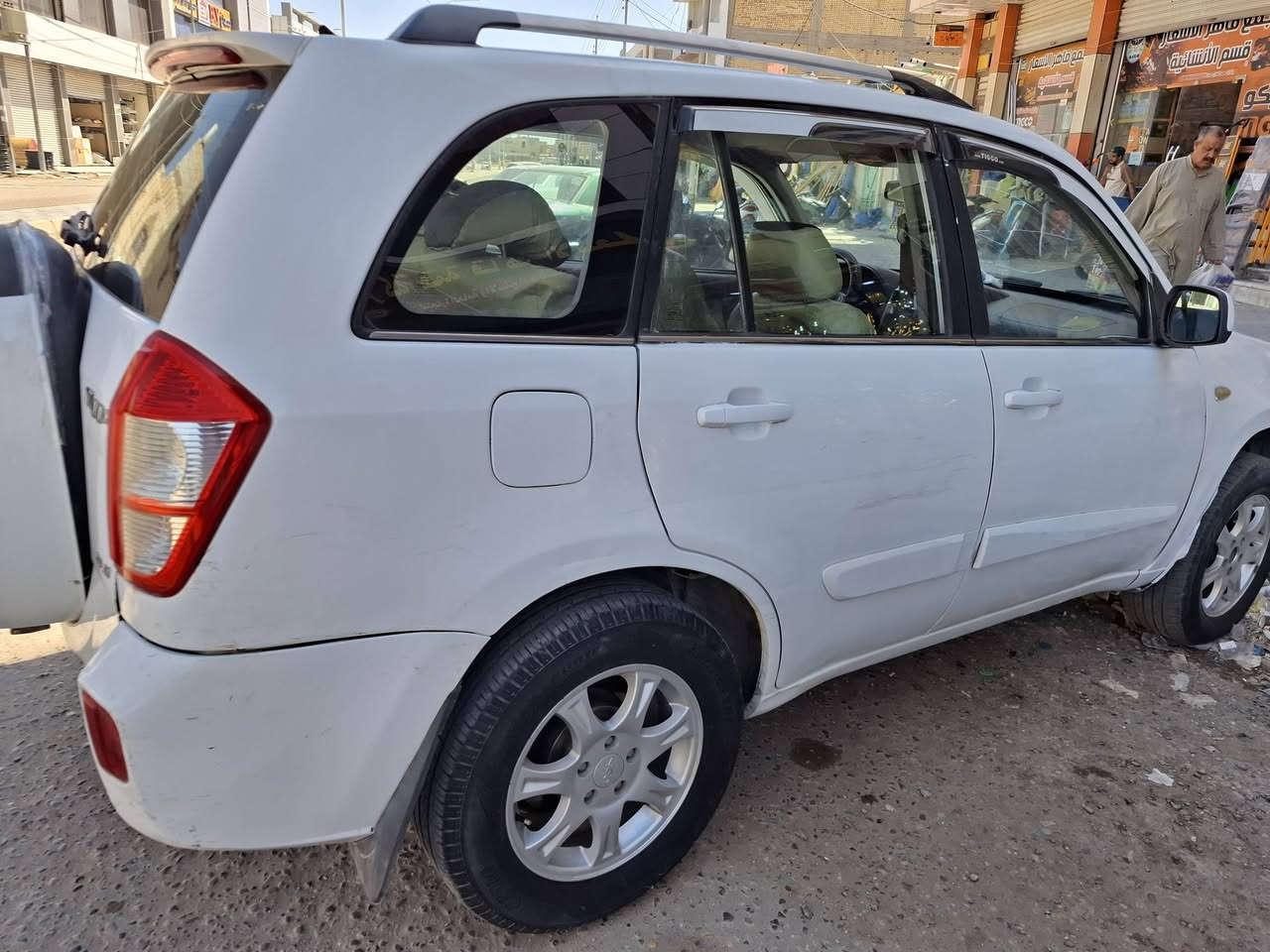 تيكو موديل ١٤
 مكينه 2000
كير مكيانكي المرغوب 
تخم تاير 
حداديه 
تبريد 
كشن جلد 
حساسه 
تحكم استيرن 
تاب ايباد 
كامره خليفه
بيه خياس بيسط مصلح
مكفول من ضربه القويه العيب الشرعي  .
رقم انكليزي بسمي احولك 
سعره ٦٠وبيه مجال بسيط حك الجيه
مكاني ناصرية مركز. وات ساب ***********
