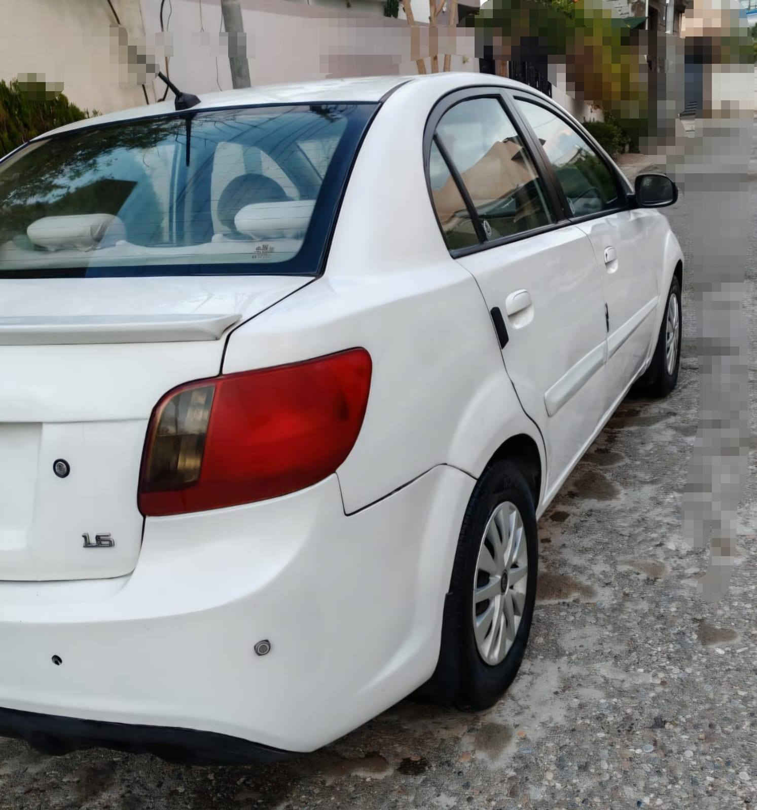 سلام عليكم.. كيا ريو خليجي ٢٠١١
السيارة عليها ادامه كامله كلشي شغال محرك حجم ١٦٠٠ بيها ٣ قطع صبغ بدون دواخل جاملغ امامي خلفي جهة اليمين مع الصندوق السيارة استخدام شخصي رقم اربيل بيها بطاقه بانزين مكان السيارة كركوك 
 للاتصال ***********. كركوك, العراق
