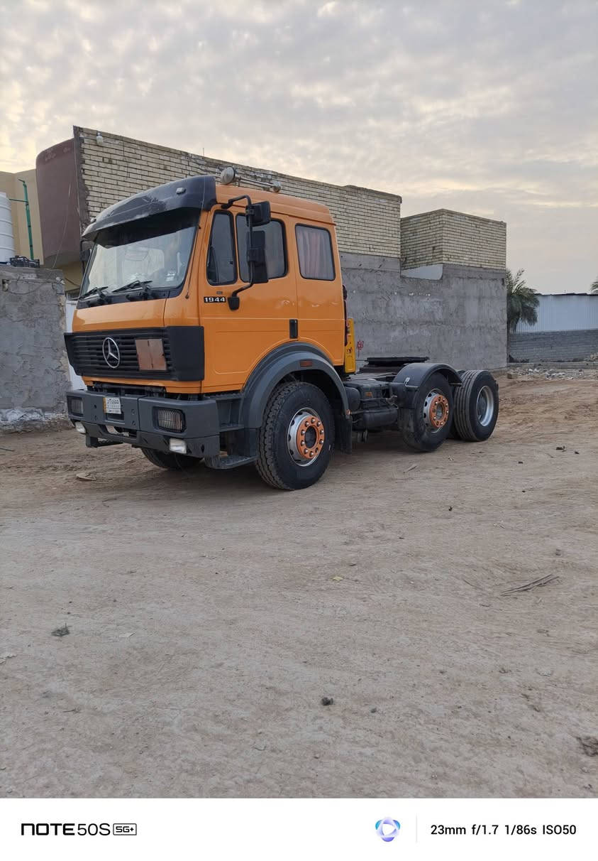 سلام عليكم سياره للبيع  سنگل امامي راس وعربانه موديل 94مكينه44كير فافون مربوطه اربع محاور ابيع راس وعربانه ، مكان سياره نجف عل حولي يم ساحت مظفر ***********
