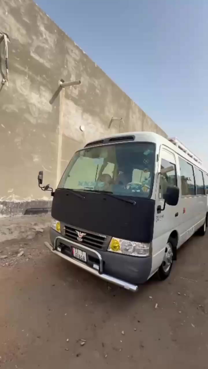 السلام عليكم كوستر البيع موديل 15 سياره كفاله عامه سياره خير من الله قلاب ستاركس  مكينه كير اكسن كله جديد سياره احله من الصور السعر تصل على الرقم وبل خدمه ***********
