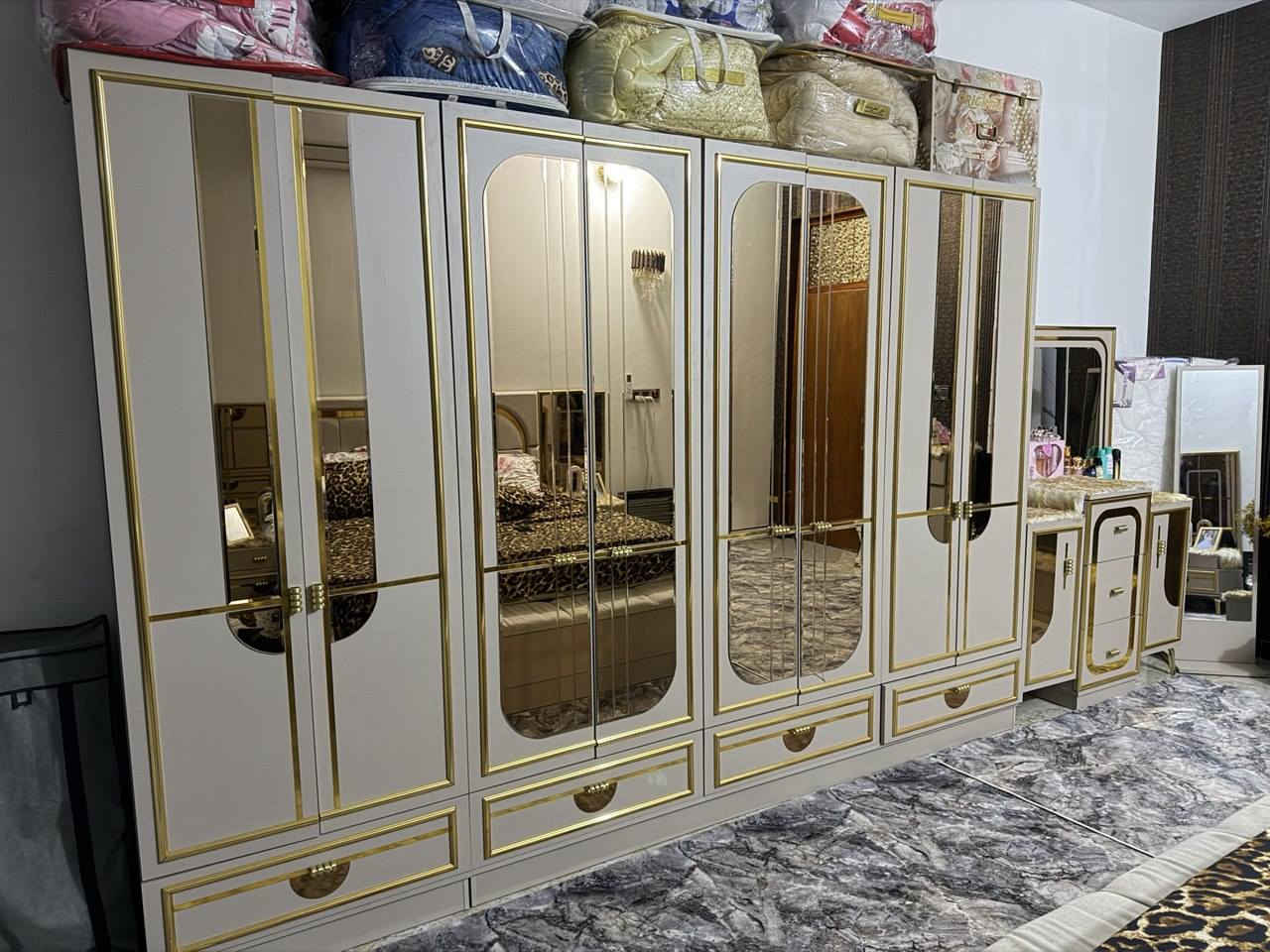 سلام عليكم غرفة تركية للبيع نظافة 100/100 عنواني بغداد للاستفسار ***********
