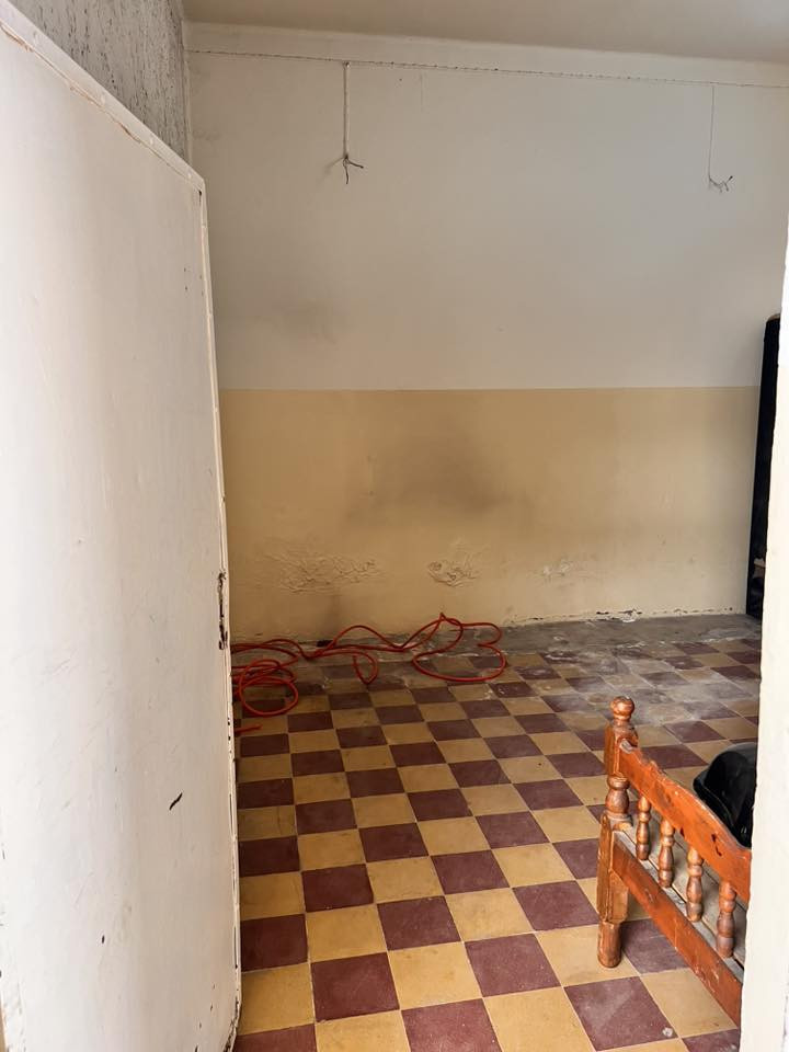 السلام عليكم بيت للبيع المنطقه حي النفط  المساحه ١٥٠ أربع غرف
التواصل على الرقم  ***********
***********
