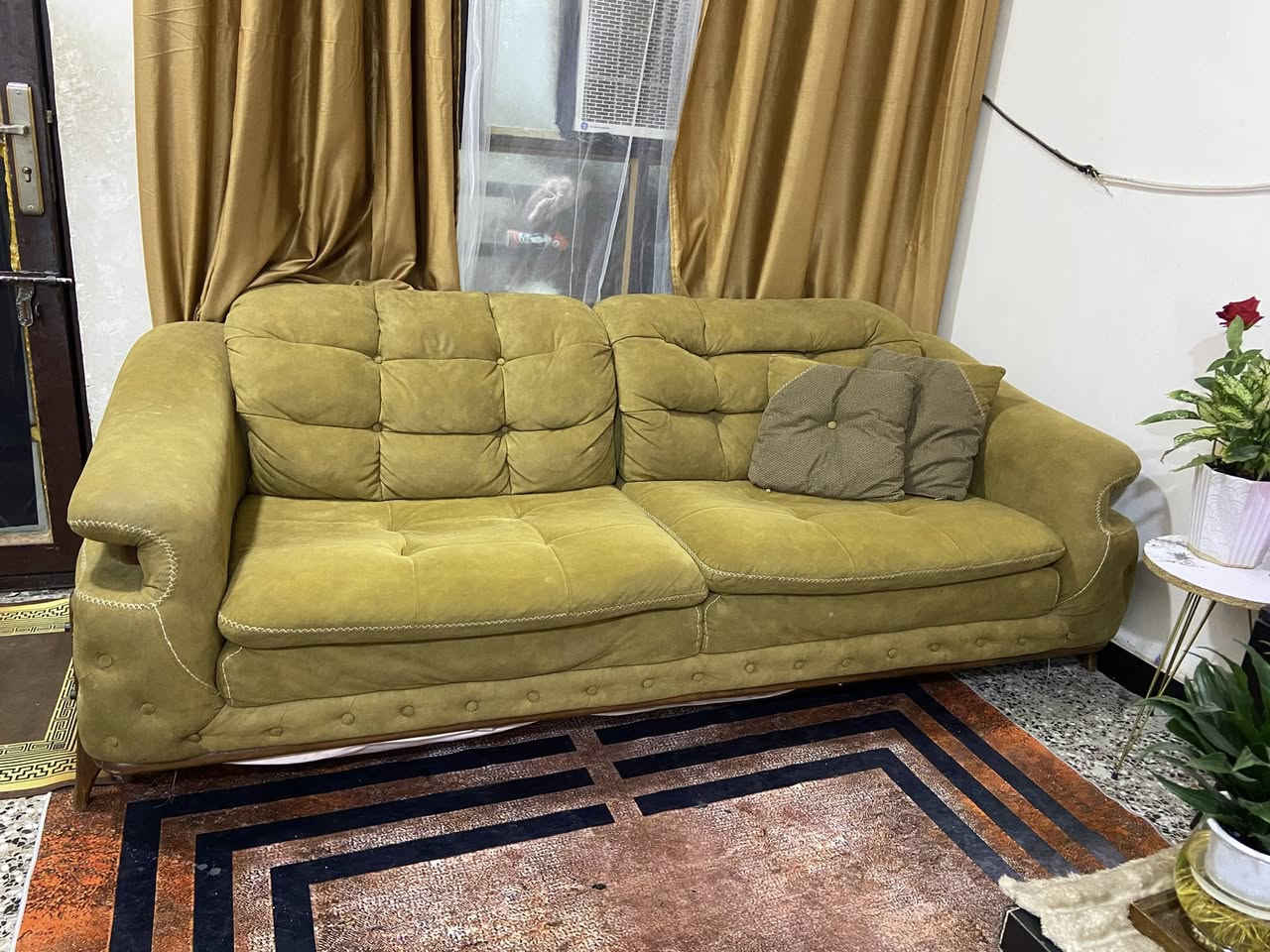 تُخم تُركي للبيع 8 مقاعد نضيف مابي اي ضرر
الاسفنج مالته درجه اولى ڪُلش حلو وكعدته ڪُلش مريحه
لونه خردلي طافي رجلين خشب قوي 
سعره 450 مكاني الدوره اي استفسار خاص


**إذا كنت صاحب هذا الإعلان وتريد حذفه لأي سبب، رجاءا أرسل رسالة إلى الدعم الفني**