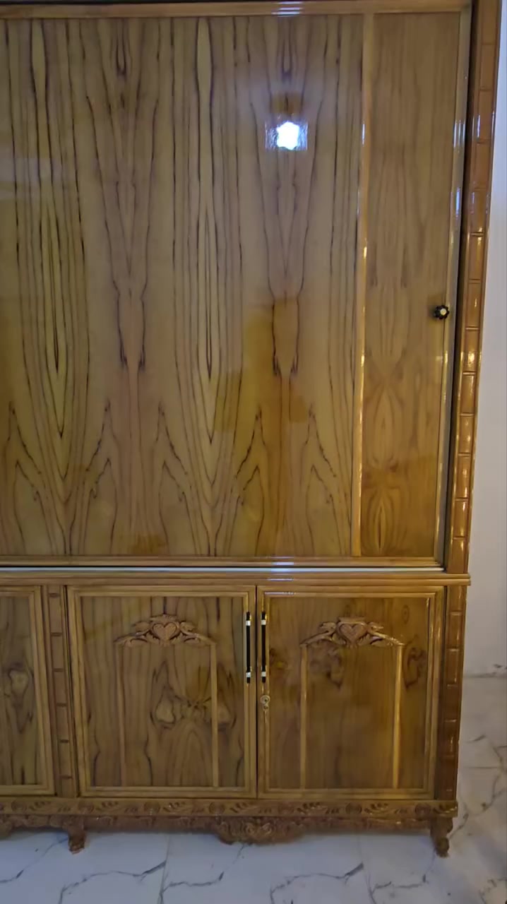 بوفيه تزكام ثقيل ،5 ابواب صغير
ملحق يفيد كل بيت تخلص من الاتربه والحشرات🪬🧿
صاج داخل وخارج ثقيل 
صبغ درجة اولى يدات سلايت خشب الداخل كله شغل ثقيل 
للحجز والاستفسار ***********واتساب 
اقل مدة حجز شهر
