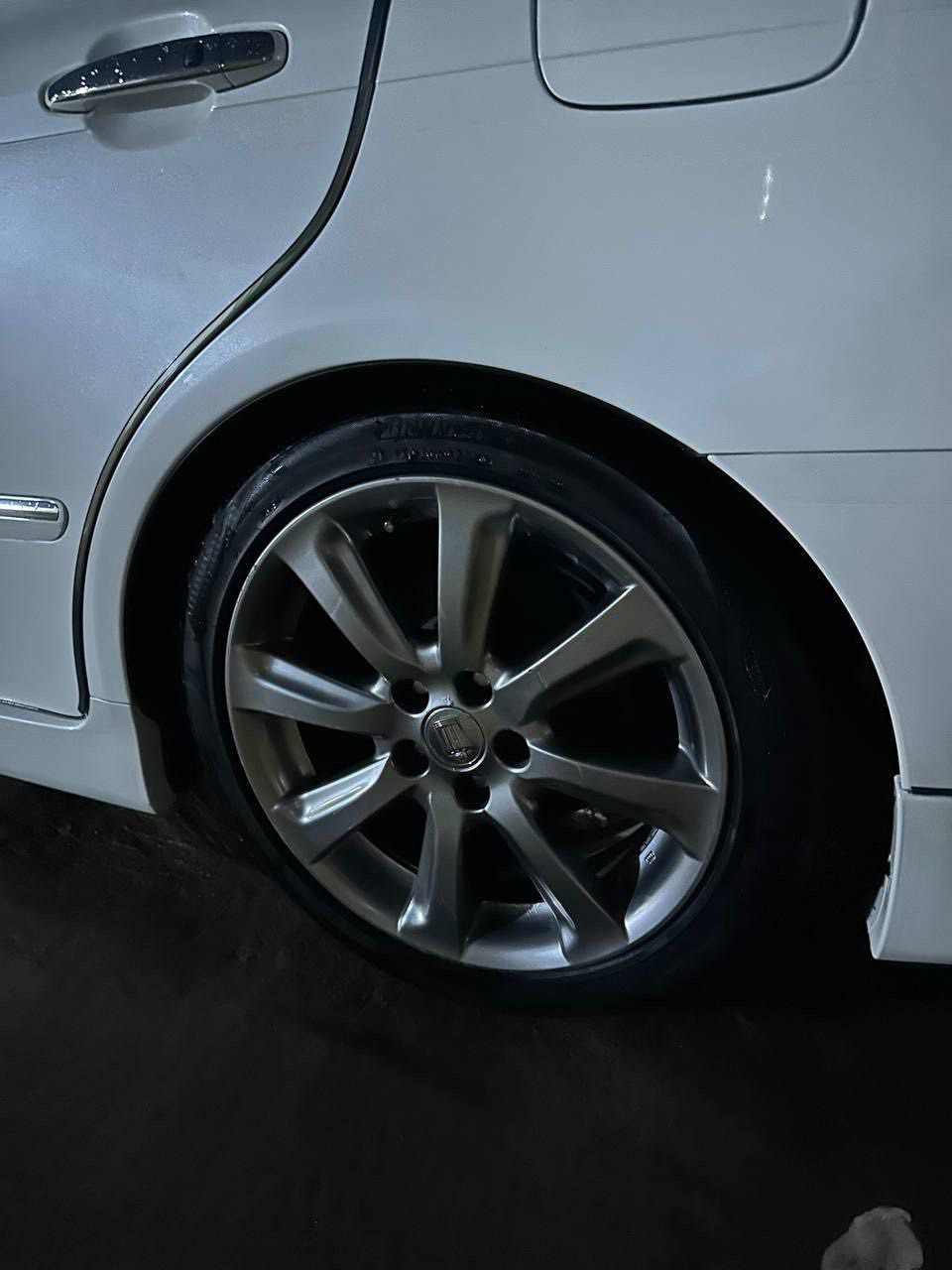 سلام عليكم كراون شاهينه دخول جديد مزاد كمركي بريحت شركه موديل 2006  شاصي 82 بصمه رصاصي رقم بصره B  سنويه 31 تحويل نفس يوم مكفولة كص+نقل+ضربه+صبغ+بارد+تبديل+رصعه +زلغ شرط كفاله عراق +يابان  مواصفات 3 دكم ويل 18 مال حوته  جديد محرك وكير حداديه جدد برغي ما مفتوح بيه مكان سياره نجف بيع فقط سعر 175 وبيه مجال شراي اتصل ***********
