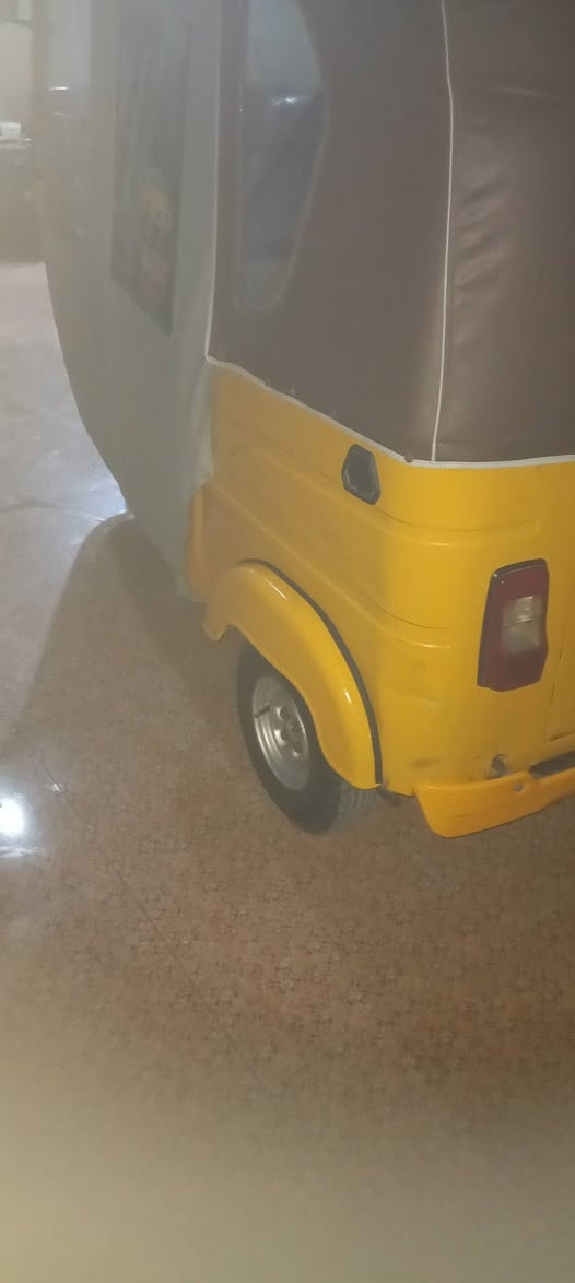 تكتك للبيع موديل21 المحرك مفتوح مره وحده الكشره حلوه رقم وسنويه السعر 7و500وبيهه مجال ***********
