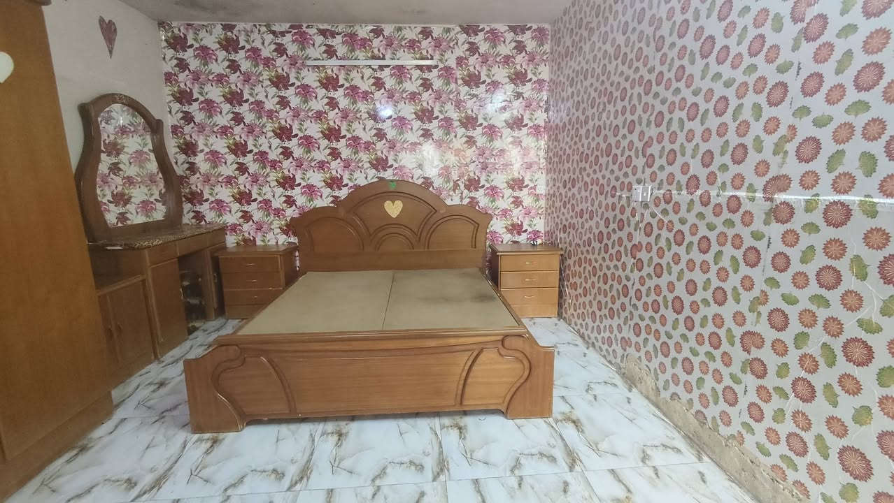 السلام عليكم قرفة نوم خشب صاج للبيع السعر 550وبي مجال بسيط العنوان كركوك طريق بغداد *********** انتصل
