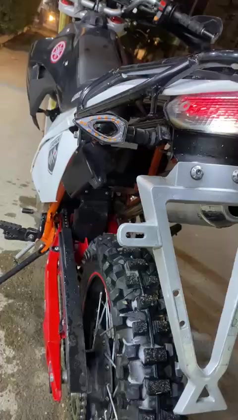 للبيع قفاز سونك مديل 2026 بعدهي وكاله لسعر 1350 وبيه  مجال حك الجيه ***********
