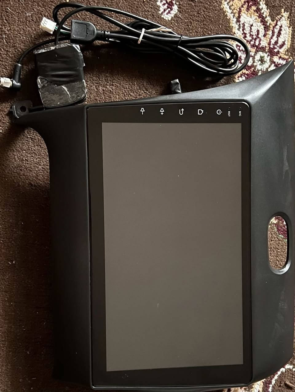 السلام عليكم 
كبات ٣٠  
شاشه تاب ٣٥ 
سيراتو ***********
