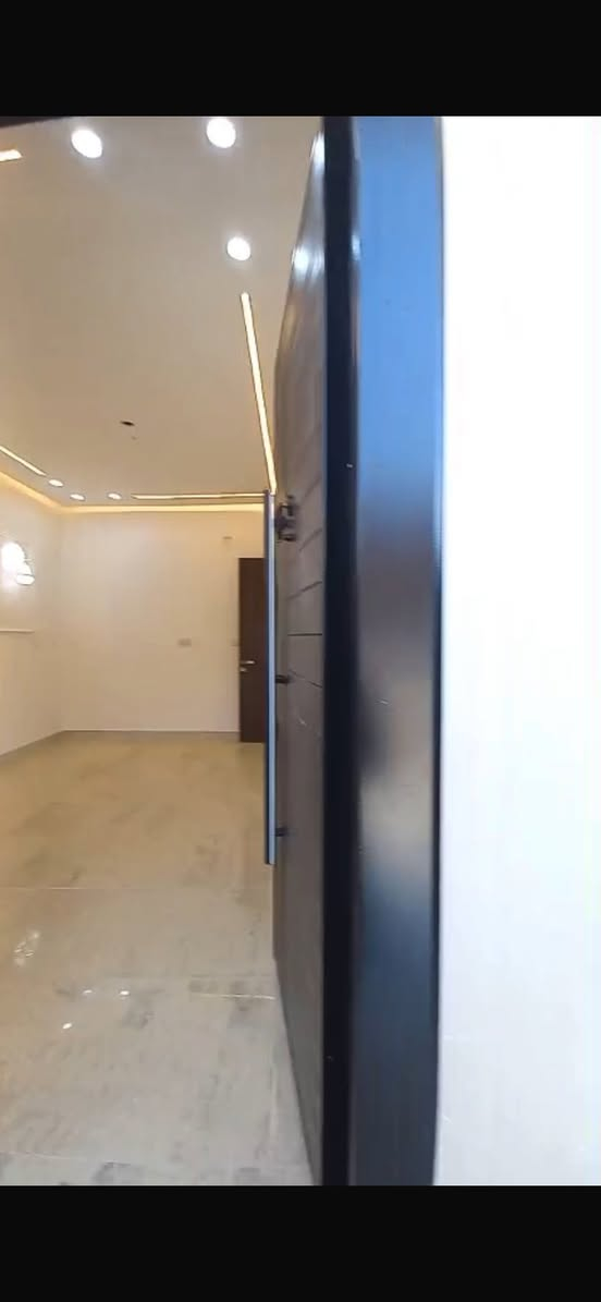 يالله مشتمل #للبيع
المساحة 70م  ركن شارع عريض
الواجهة 7 اله ربع ، والنزال 11

🚪بيبان قاصه وشبابيك اللمنيوم 4 غرف نوم

1️⃣مدخلين استقبال ومطبخ وهول وخدمات
وترك وغرفة نوم
 
طابق 2️⃣ : ثلاث 3 غرف نوم وخدمات 

المشتمل حديث الان تم انجازة
ملاحظة ( عندك مشتمل وتريد تبيعة ، راسلني اعرضة الك)

☎️مكتب ارض الخيرات
***********
