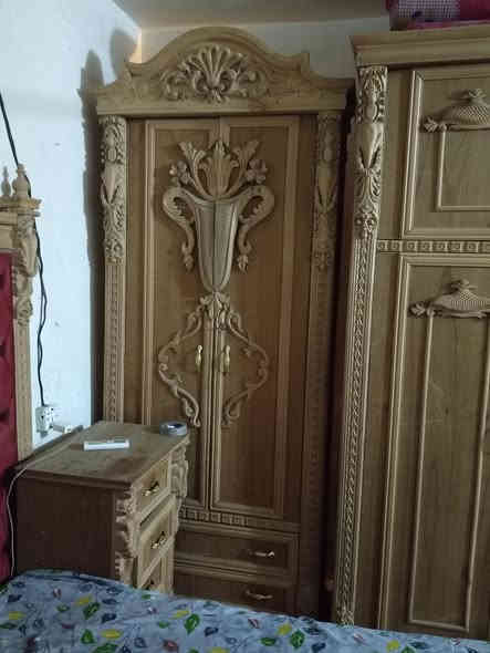 سلام عليكم غرفه فرعونيه ضخمه عراقي نظيفه 6 قطع مامصبوغه مكاني بغداد *********** بغذاد الكماليه
