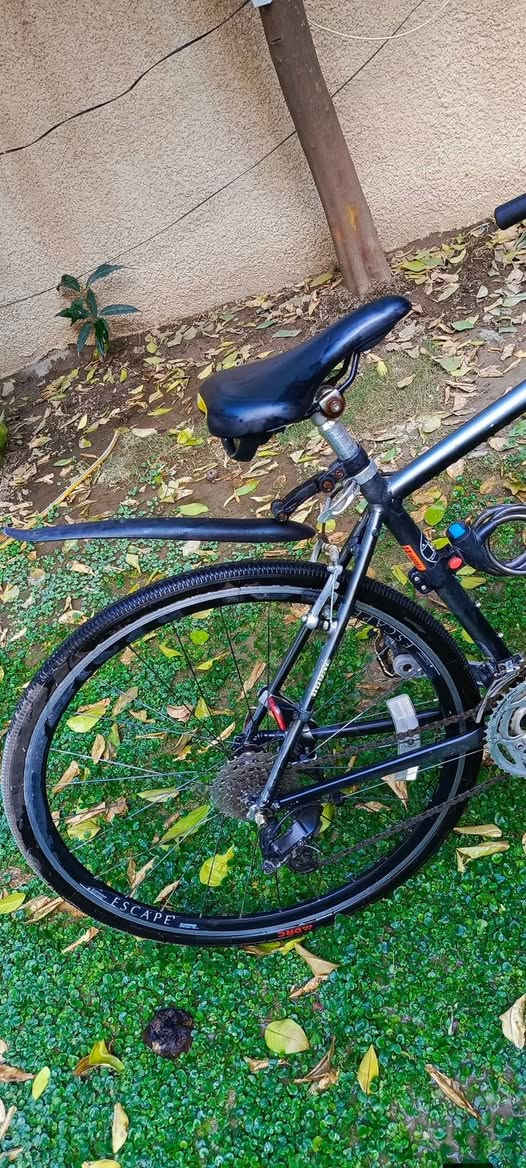 سلام عليكم. 
جاينت نظيف. تخم تاير. كشن طبي. 
***********
