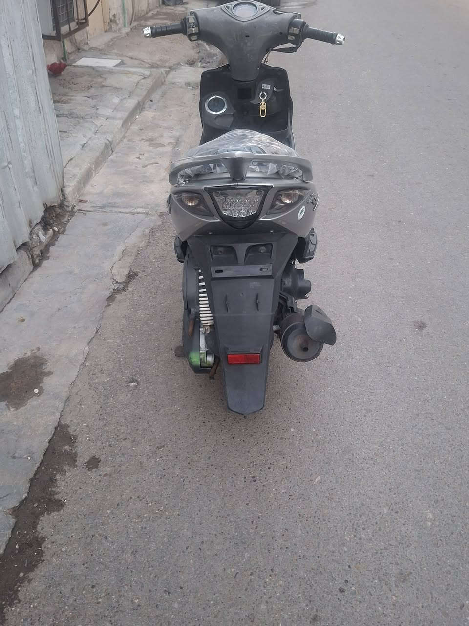 سلام عليكم للبيع دراجه ماكس مضلع نوزل دراجه مكفوله كفاله عامه براغي واحد ممفتوح بيه دراجه مصاله شهر من نازله من رمبه سعر ٨٥٠ وبيه مجال بسيط مكاني إسكان قرب مرور طوبجي رقم ***********
