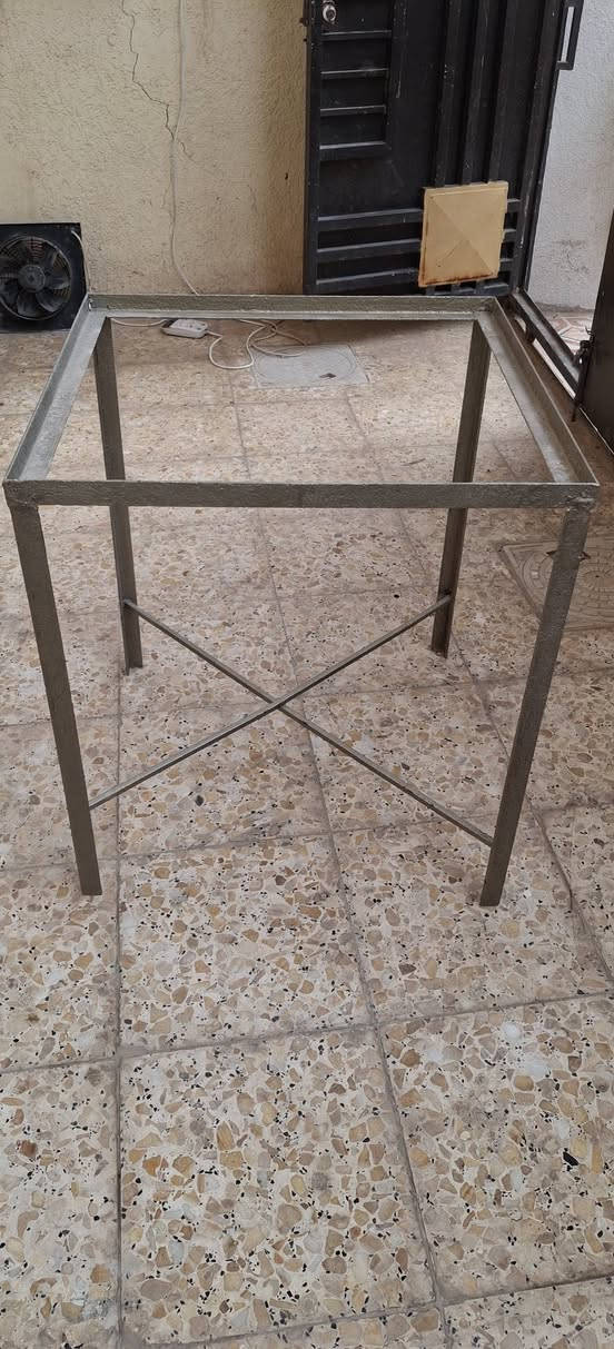 غراض كافتريا للبيع مجمده عارضه شرط الشغل تركيه ب٣٥٠الف وبيه مجال ميز مبرده ب٣٠الف وبي مجال تكت مفرغه ب١٥ وبيسكلات حجم ١٦ متروكات مثل ما بصوره الواحد ب١٥الف نهاية كل واحد على الراغب بالشراء الاتصال ***********
