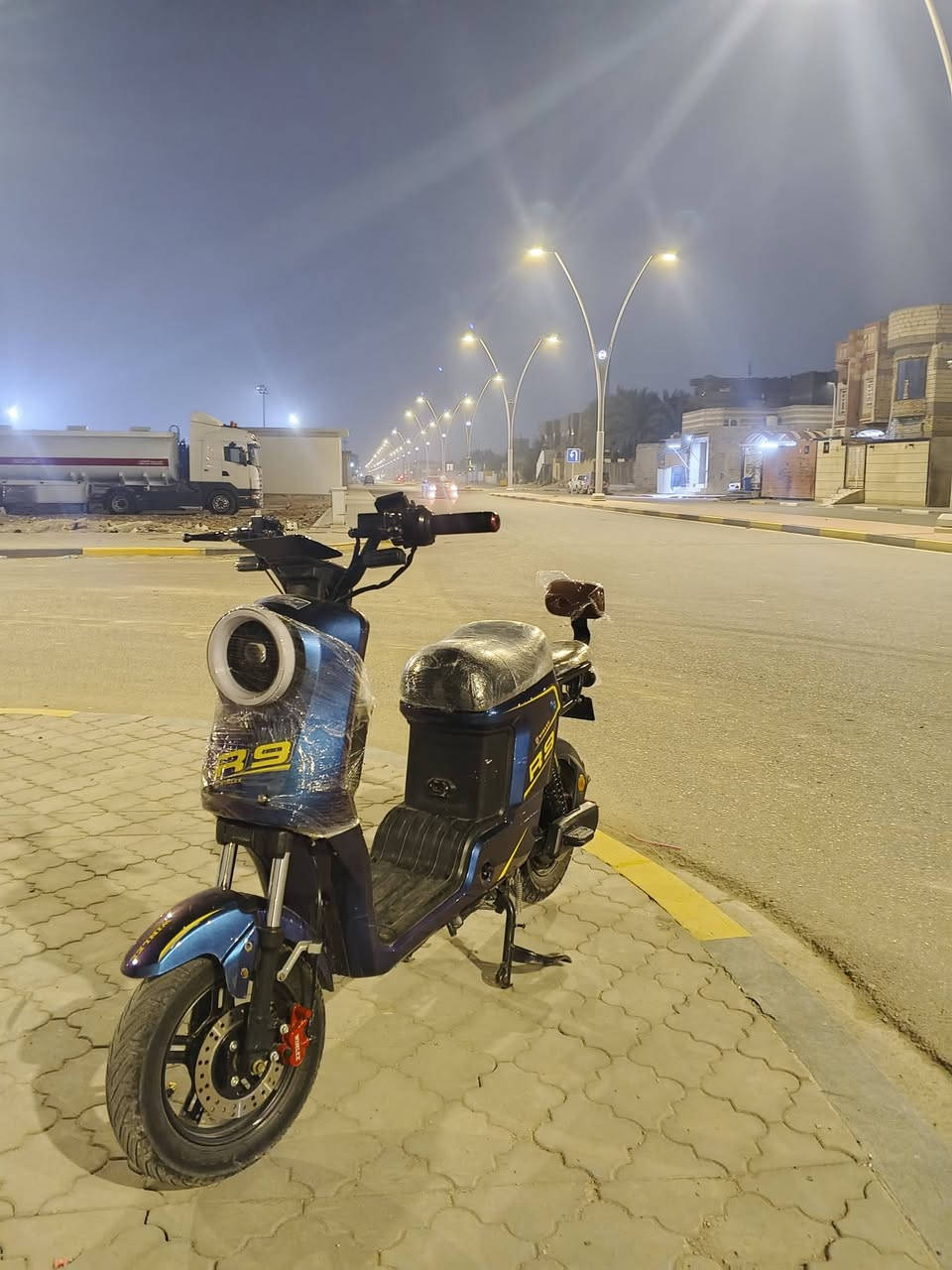 سلام عليكم دراجه R9 موديل 2025
دراجه فول مواصفات 

نضام P حساس 

بك R ترجع وره 

اربع نمر 

سرعه 99

بطاريات عدد 5 امبير 22

دراجه جديده نضيفه كلش ما متعوبه 

مكان بصره الزبير 

السعر ٤٥٠وبيها مجال
تواصل واتساب ***********
