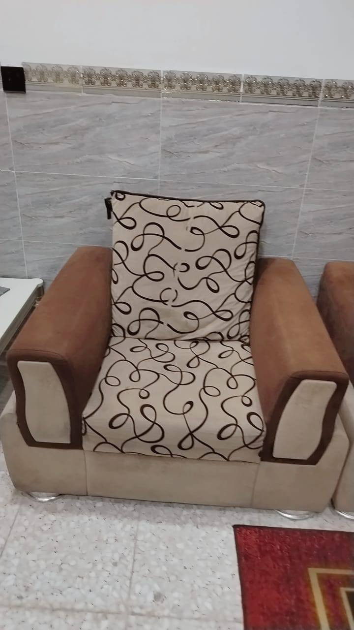 تخم  نضيف اي ضرر مابي. 10مقاعد ويا تلبيسه مالته 500 مكاني بغداد الرصافه


**إذا كنت صاحب هذا الإعلان وتريد حذفه لأي سبب، رجاءا أرسل رسالة إلى الدعم الفني**