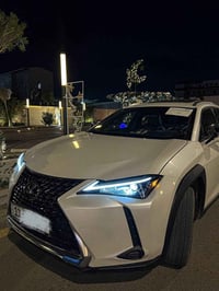 LEXUS UX250h 2024  لكزس 2024  (هايبرد)   حادثها خلفي بسيط (بدون ايرباك...