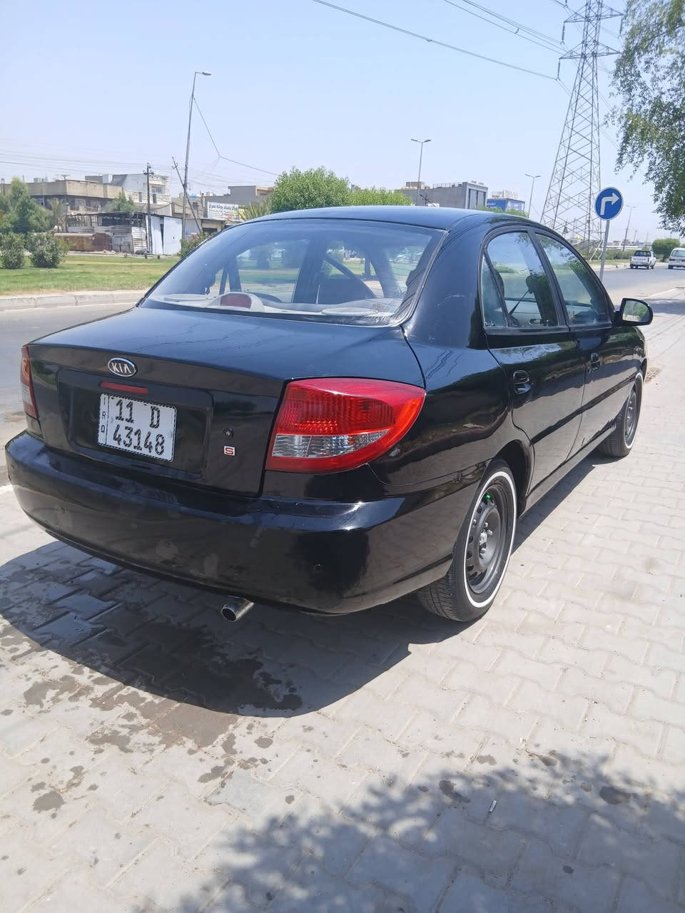 سلام عليكم كيا ريو 2004 رقم بغداد باسمي تحويل ثاني يوم جاهزه كير محرك تخم تاير حداديه 75%  اليوم كلج التبريد عندي وكف تبريدها كله شغال دوشمه سفريات تخم تاير خط ابيض الشراي يخابر وبخدمته ***********
