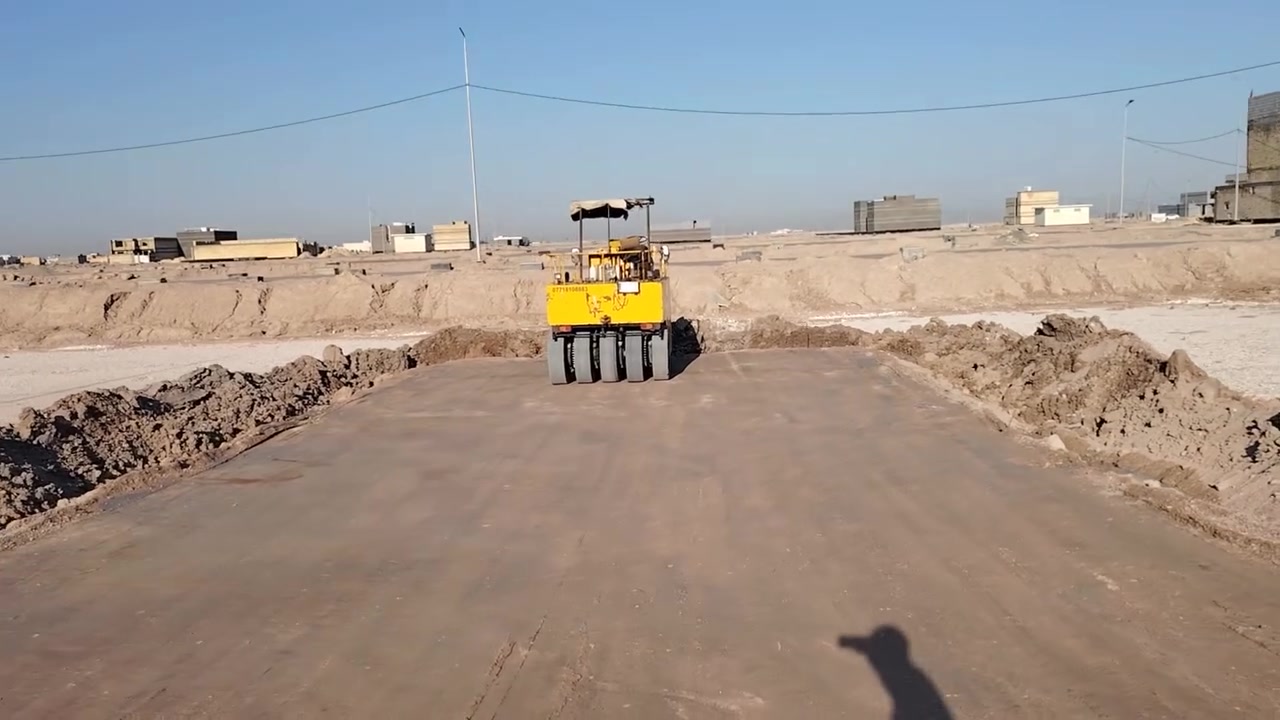 مكتب ابوحسين للمقاولات مستعدون لفرش قطع الأراضي بمادة السبيس والجلمود أفراز النفط افرازالجامعة *********** بتاريخ ٧/5
