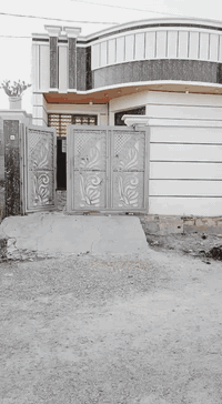 يعلن مكتب بوابة الرمادي للعقار 🏠
عن توفر بيت للبيع في ٥كيلو قرب مجمع عمر الراوي 
مساحة البيت 200 متر طابو صرف
شارع 10خلف الحولي 
رقم البيت 23618 سنة البناء 2024
علماً ان المنطقه متوفره من ماء ومجاري وتبليط
للتواصل يوسف الكبيسي ***********
حسام العسافي ***********
موقع المكتب الخمسة كيلو نهاية الخدمي 📍
