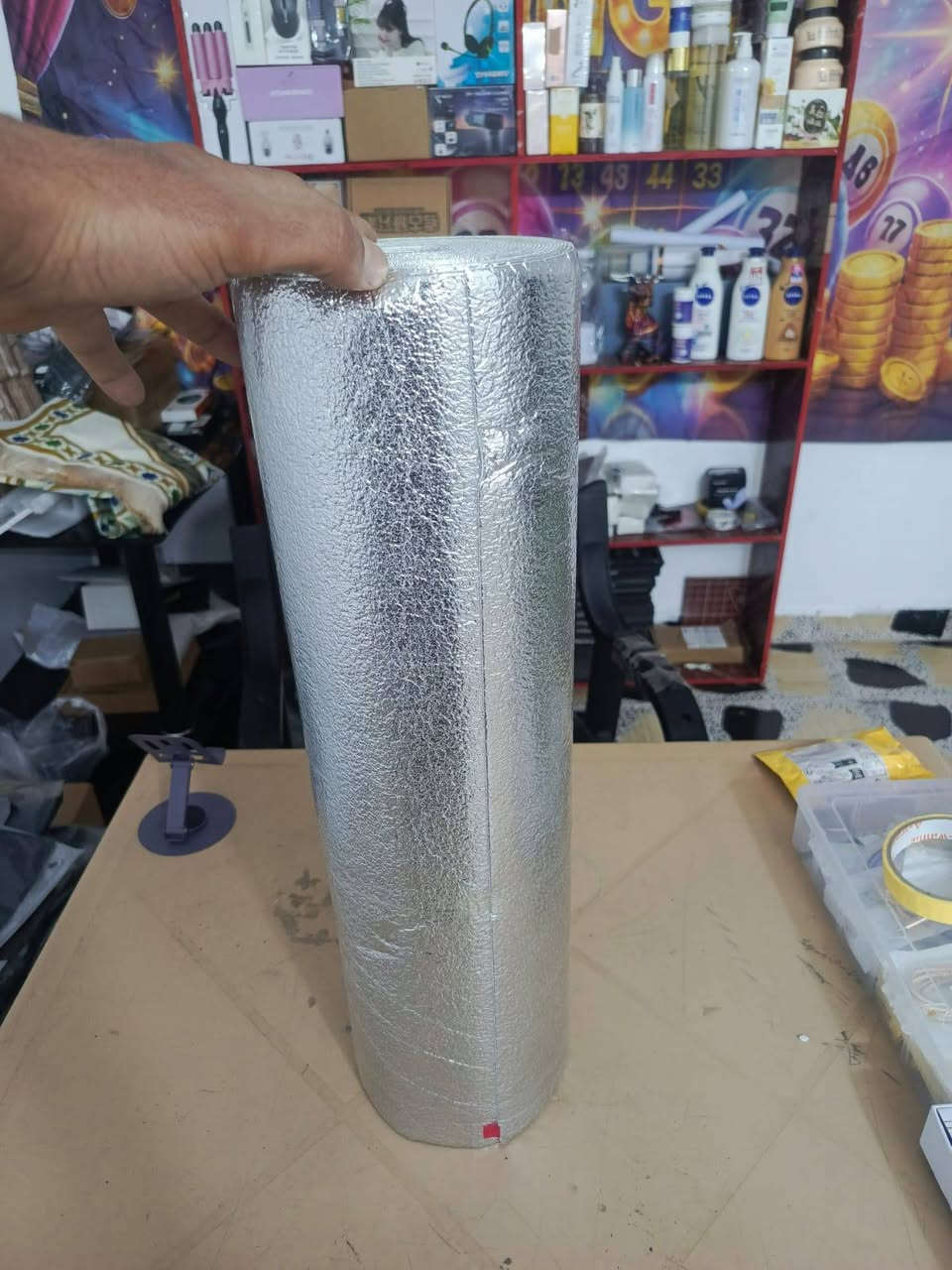 الكتابة
🔥 رول عازل حراري عالي الجودة 🔥
تعبان من حرارة الشمس داخل السيارة أو الغرفة؟ الحل الأمثل بين إيديك!
✅ يقلل الحرارة بنسبة كبيرة
✅ يحافظ على برودة المكان
✅ سهل التركيب والقص حسب الحاجة
✅ مناسب للسيارات، الأسطح، الجدران، والثلاجات
✅ جودة قوية وعمر طويل
📏 الحجم: رول كامل
💰 السعر: 7,000 دينار فقط
🚚 متوفر توصيل
📩 للحجز والاستفسار راسلنا خاص
الكمية محدودة – احجز الآن!طجش


**إذا كنت صاحب هذا الإعلان وتريد حذفه لأي سبب، رجاءا أرسل رسالة إلى الدعم الفني**