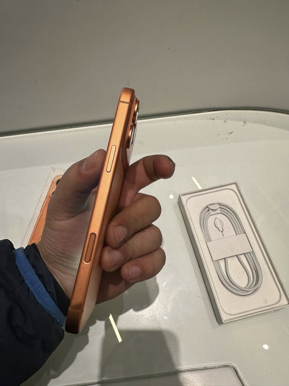 17 برو ماكس
ذاكره 256
بطاريه ميه مشحون 40 مره 
الجهاز فقط هاي الخطوط الي بالشاشه 
الجهاز كامل مع الملحقات وكيبل الشحن ممفتوح 
سعره مليون وميه 1100
***********
