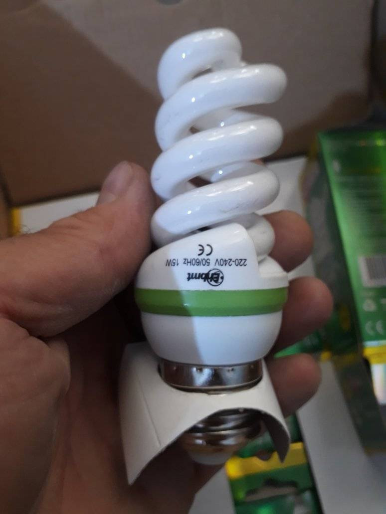 عرض لفترة محدودة 
وصول مصباح نمنور 5واط 
إنارة ابيض غازي حلزوني 
سن ناعم وخشن 
تعبئة الكرتون  200  مصباح 
سعر الكرتون  50000     دينار 
تحتوي الكرتون على 8   باكيت كل باكيت 25  قطعة 
العرض شامل التوصيل المجاني لكل مناطق العراق 
     واتساب الحجز//
         ***********
