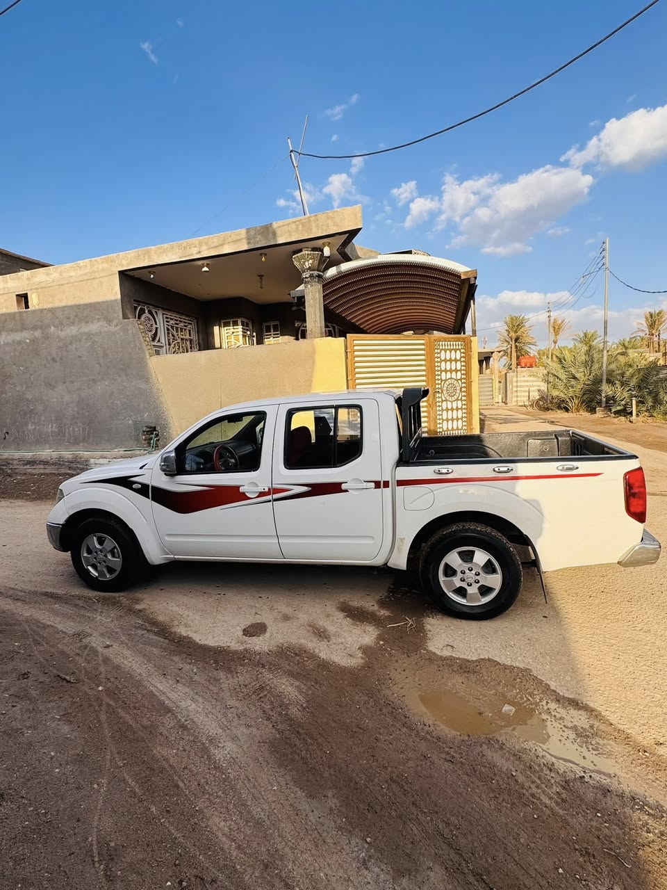 السلام عليكم نيفارة 2010 كير عادي محرك بلاد رقم بصرة مشروع وطني باسمي سنويه مجدده لغايه 2030 السيارة جاهزه كير محرك حداده تخم تاير تبريد ثلج تدفئه مكفوله السيارة بدون ضربه وصبغ وتبديل بيع فقط السعر 88 وبيها مجال مكان السيارة البصرة للمدينه 
‭0770 734 2180‬
