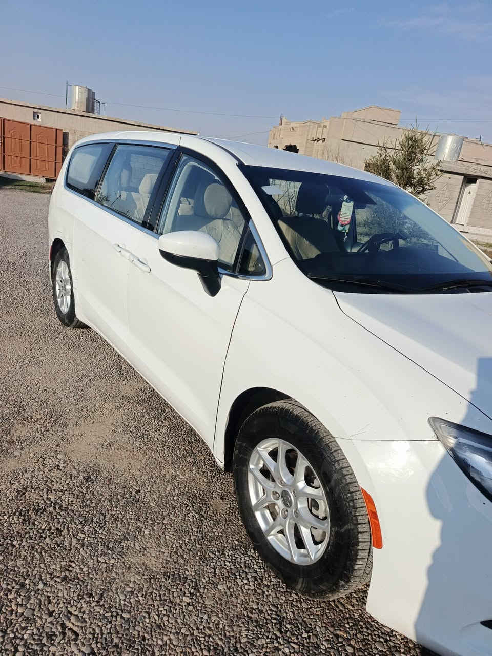 سياره7راكب
موديل 2022
مبدل 3 قطع 
مواصفات عاليه 
بصمه تشغيل عن بعد 
ابواب خلفيه كهرباء 
جنطه كهرباء خزانه كبيره
شاشه لمس 
كامره خلفيه 
محرك 6 
مري كهرباء 
السعر 235 
وبيه مجال  
اتصال ***********
