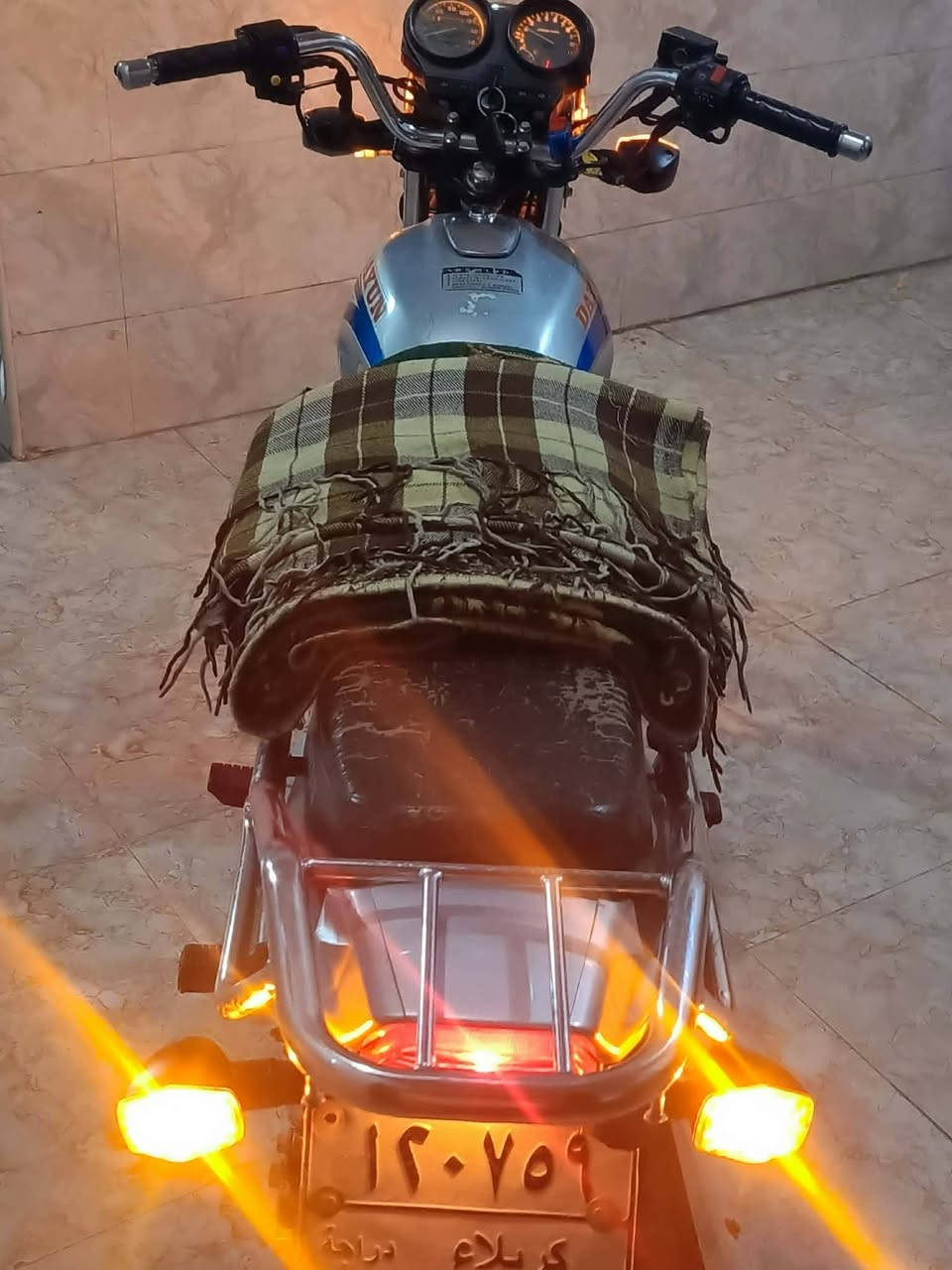 دايون عظم مديل 22 رقم وسنويه كربلاء نضافتها فول كدامك بس بدايت كلجات بسشلعتها فول رايدها بمليون ونص ولشراي بيها مجال مستعجل على بيعها ***********
