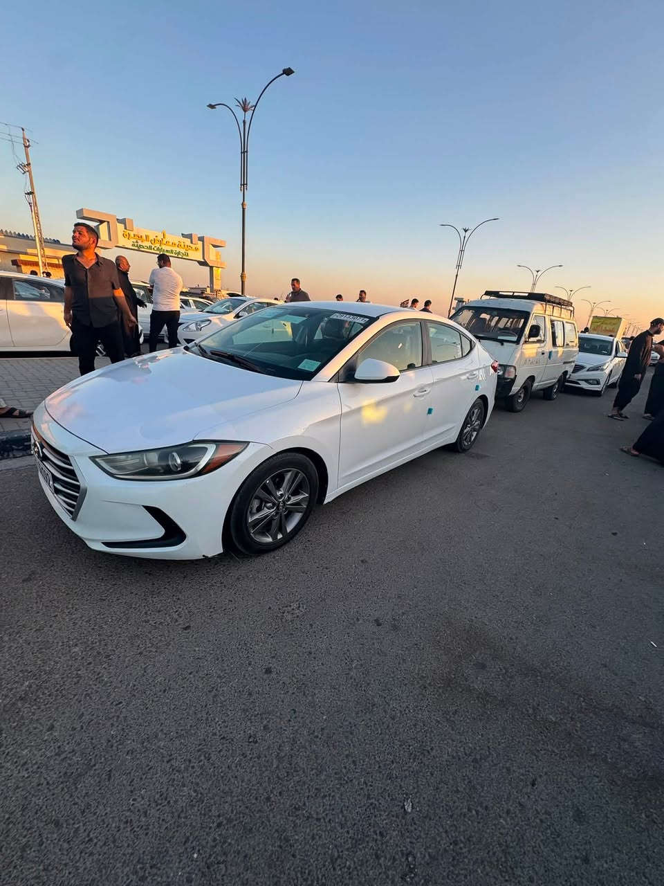 سلام عليكم 
سعر 107 مجالها كلش قليل 
مديل18 وارد امريكي ضررها  باب خلف سائق تبديل  
وبيها مكانات تكشير 
 بصره زبير ***********
