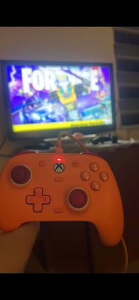 اكس بوكس ون جهاز فول نظافه ما مفتوح ولا مصلح مع اشتراك كيم باص شهرين و...