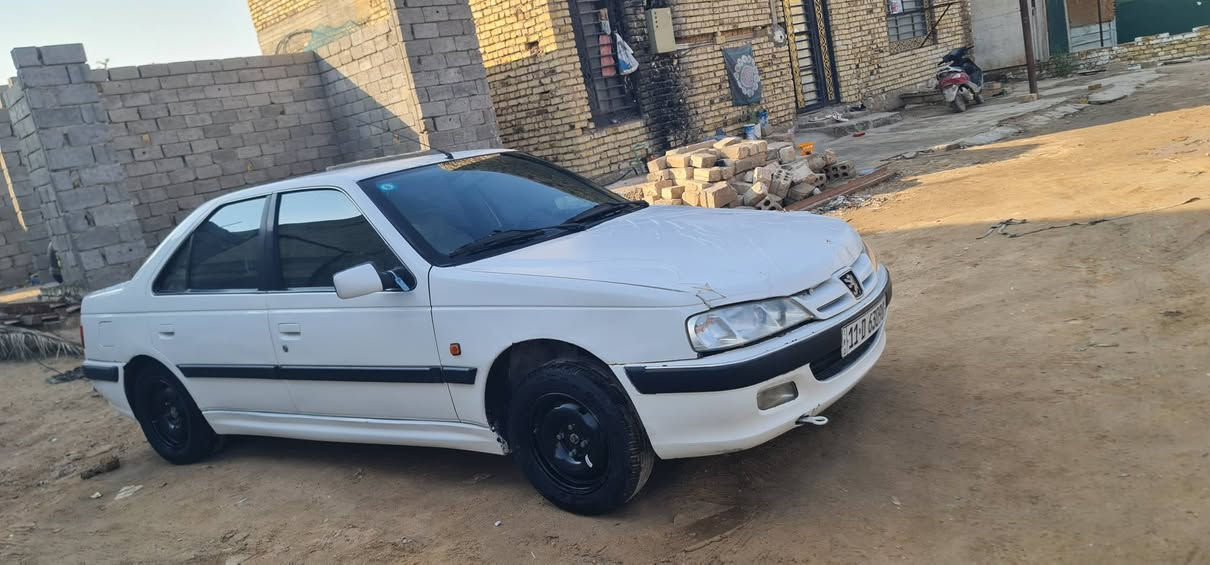 بيجو بارص موديل 2012  رقم بغداد  سنويه تنتهي 2029 سياره جاهزه من كل شي كير و محرك جديد كارتون طخم تاير + حداده كامله امامي وخلفي .تبريد شغال  كلها شغاله اي نقص مابيها  بيها طخه بالجاملغ خلفي جهه عبري سعرها 43 وبيها مجال تحويل ثاني يوم  سياره موجوده بالنجف /الكوفه  ***********
