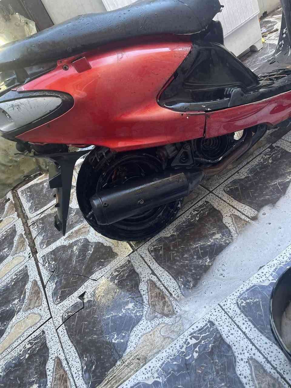 السلام عليكم دراجه يوماها دولفين سرعه ١٤٠ للبيع الدراجه حلوه شلعه ومعدل فول مكينه حلوه لاتنقيص ولاتبخير ولانضوح شغاله سلف وهندر كهربائياته شغاله السعر ٢٠٠الرقم *********** المكان حي الجهاد
