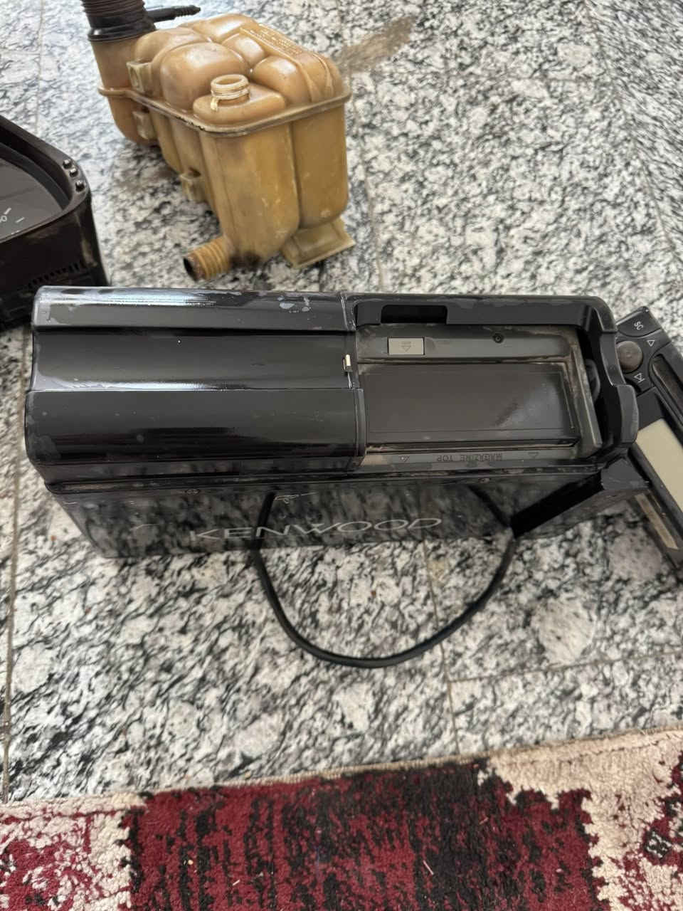 غراض مارسيدس ام عيون للبيع كليومتر وسي دي وحنجر ودبة ماء السعر ٦٠ الف شلع مكاني الدورة ***********
