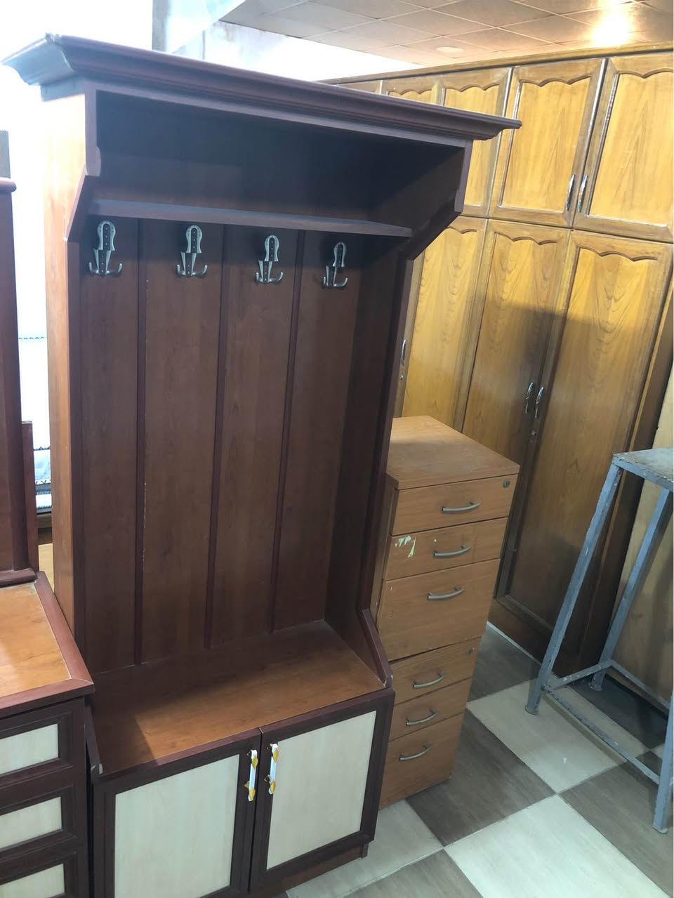 غرفە شاباب کانتۆر Mdf ولباقی کامل ساج عیراقی ١٠٠ بل١٠٠ نضیفە أربيل, العراق


**إذا كنت صاحب هذا الإعلان وتريد حذفه لأي سبب، رجاءا أرسل رسالة إلى الدعم الفني**