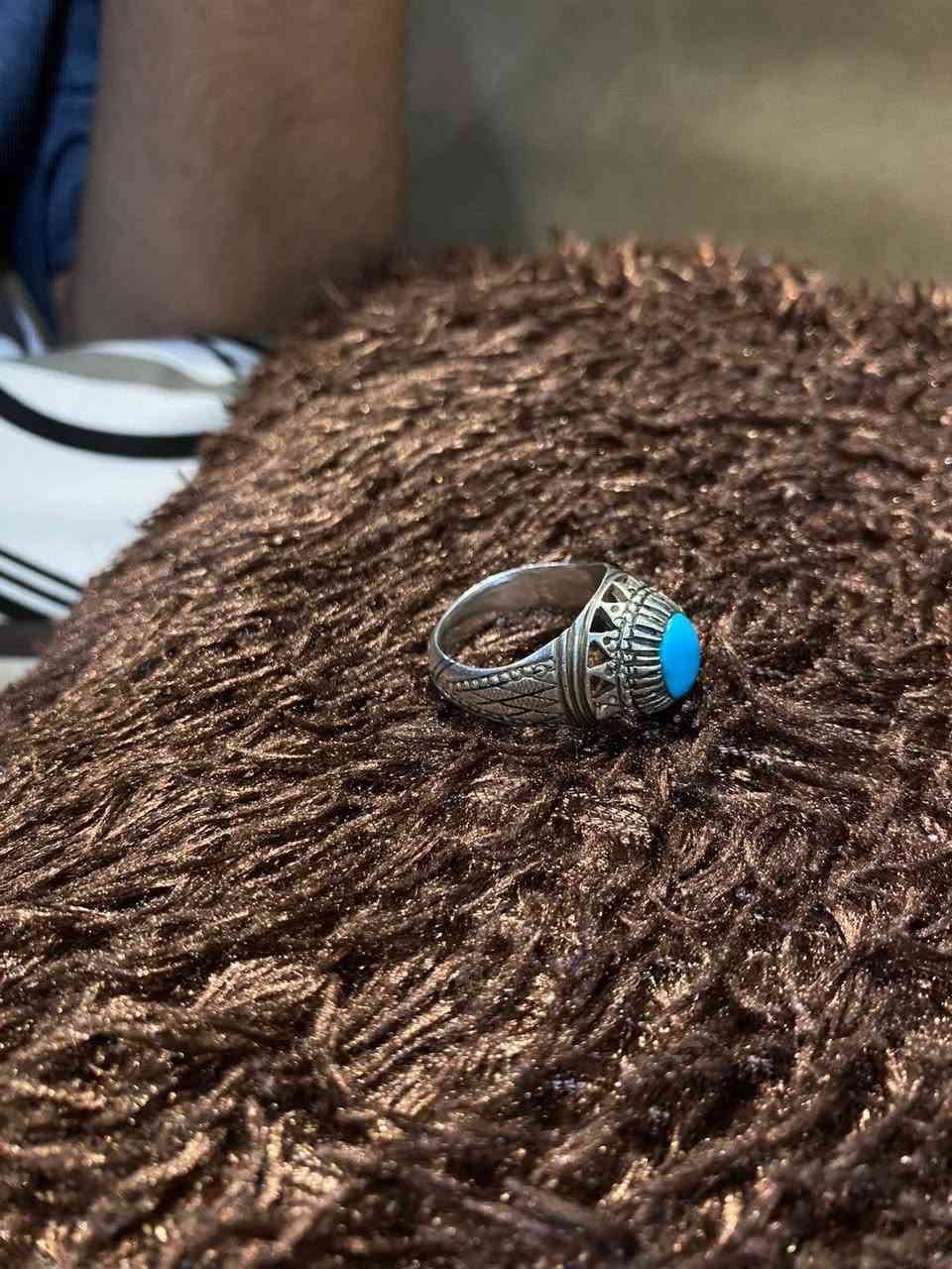 السلام عليكم ورحمه رمضان كريم انشالله قبول الطاعات .
لبة فيروز نيشابور طبيعي غير معالج صافية بنسبة٩٠ %قطعة تحفة بلون حبري طبيعي مميز بصياغة يدوية ثقيلة 
للمبدع شرفيان فضه990  
سعر مناسب انشالله بنسبة للحبري ..
اي ستفسار خاص


**إذا كنت صاحب هذا الإعلان وتريد حذفه لأي سبب، رجاءا أرسل رسالة إلى الدعم الفني**