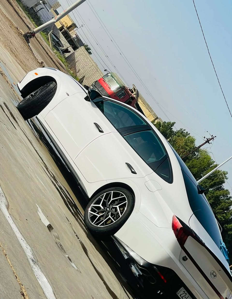 السلام عليكم شباب 
السعر 188

‏HYUNDAI SONATA 2022
سنويتها للـ29 السيارة بأسمي  
هزة منتهية 
حادثها جاملغ والصندوك كللللش خفيفه ومرجعيهن بارد بيها صبغ شبرين بالبنيد الباقي كفالة 
سيارررة حيللل جديده
مكينة 2.5توربو
بجم كبس ولا ايرباك بيها سيارة ابددد
مواصفات
 بانوراما ع طول السقف
بصمة دخول ذكي
انارة داخليه محيطيه
شاشة
تحكم ستيرن
رادار امامي معا تحديد مسافة سيارة كدامك
رادار خلفي +جانبي
اوتو ستوب خلفي + امامي
شفتات ستيرن
كشنات جلد وكنتاره
كشنات كهرباء وفول ايرباك
كشنات تدفئه
شحن لاسلكي
BOSE سماعات
نظام خروج عن المسار
نظام قيادة ذاتيه
تبريد منفصل قطعتين خلفي وامامي
جامات اوتو
نظام اوتو هولد مال ازدحامات
هندبريك بصمة
انظمة قياده سبورت ونورمات وكمفورت وايكو وسبورت بلص كاربلي يدعم كافة الانظمة الهاتف
دبل كزوز
كامرة خلفية دوارة
كشنات مختمة شعار N
كشنات ودشبول وبيبان لون سموك جلد وكنتارة ويلكب حجم 19انج N
بجم زنون
لايتات اوتو
مري قلاب معا البك
نقط عمياء
مراية داخليه تعتيم تلقائي
شاشة تبريد تحكم كله لمس


**إذا كنت صاحب هذا الإعلان وتريد حذفه لأي سبب، رجاءا أرسل رسالة إلى الدعم الفني**