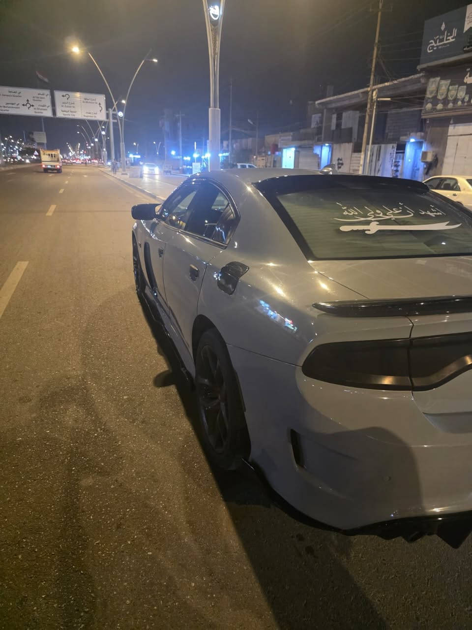 جارجرمديل 2021 فول عدا الفتحه
حادث حرك. صبغ عام 

رقم بصره سعر 170 

‭0774 803 9446‬
