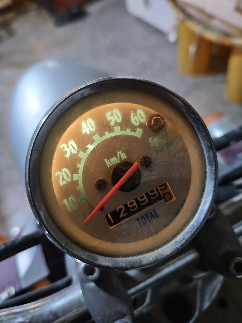 دراجة عبد الحليم رمبة كلشي بيها بلادي يرادلها بس تبديل كفر سعرها 450 الف 
سعر 450 الف
***********

عنوان بغداد الاعلام
