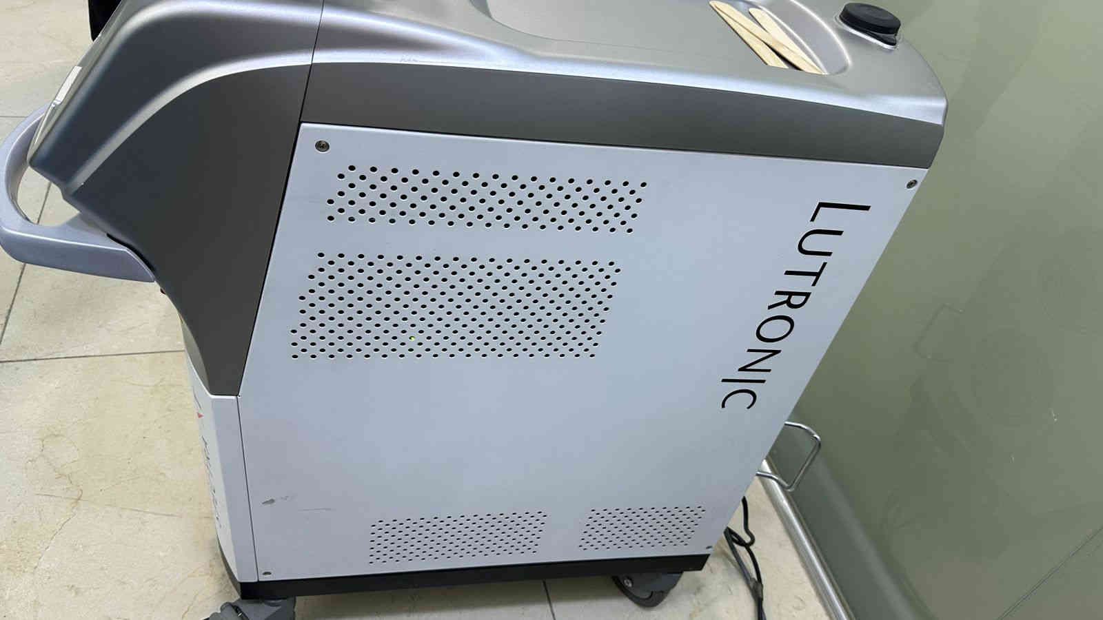 السلام عليكم

اجهزة تجميل وليزر للبيع

1- CANDELA GENTLELASE PRO U

كانديلا جنتل ماكس برو

امريكي اصلي مشتريه من شركة ابلال 

مشتغل 2.8 مليون شوت مبدل لمبات مرة وحدة

السعر 70,000$

2- LUTRONIC SPECTRA XT

سبكترا

مستخدم كلش نظيف

مشريه من شركة ابلال

السعر 40,000$

3- SECRET RF MICRO-NEEDLE

سيكرت

مستخدم كلش نظيف

مشتريه من شركة ابلال

السعر 10,000$

4- HYDROFACIAL HYDRA BEAUTY PLUS

هايدروفشل 16 هاند

السعر 2000$

5- HYDROFACIAL ALICE WATER BUBBLE

هايدروفشل 7 هاند

بيه نقص بقطة بهاند

السعر 400$

6- جهاز ازالة شعر بتفنية دايود ليزر يحتوي على هاند تبريد وهاند ليزر

السعر 5000$

مكان الأجهزة بغداد الاعظمية

واتساب او اتصال

***********
