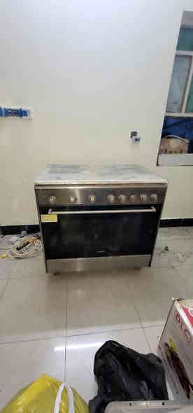 السلام عليكم
طباخ ايطالي بحالة نظيفة 
كونفيرة حجم وسط نظيفة وشغالة 
سستم سماعات شغال 
دوشمة مال سيارة نظيفة بدون ضرر 
جيس ملاكمة نظيف بدون ضرر 
 للاستفسار مكاني السيدية 
راسل واتساب او اتصل 
***********
