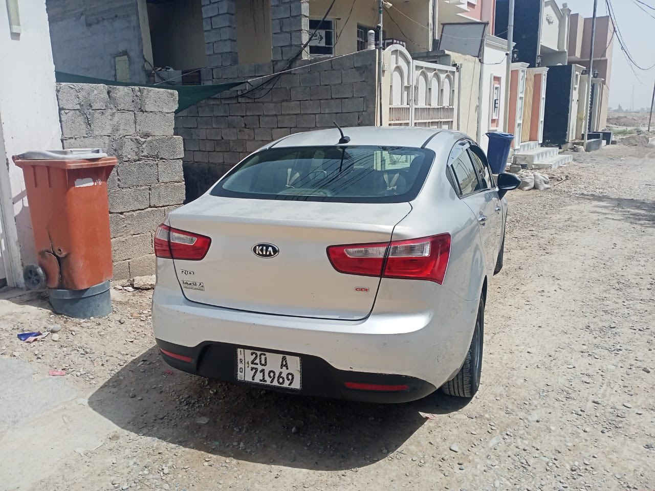 السلام عليكم كيه ريو 2014 سياره كلين بدون احادث بدون صبغ كير محرك تخم تاير صدر جديد رقم وهزه وسنويه جديده بأسمي شرط التحويل سعر 87 وبيهه محال بصيط  مكان السياره ديالى بعقوبه 
***********
